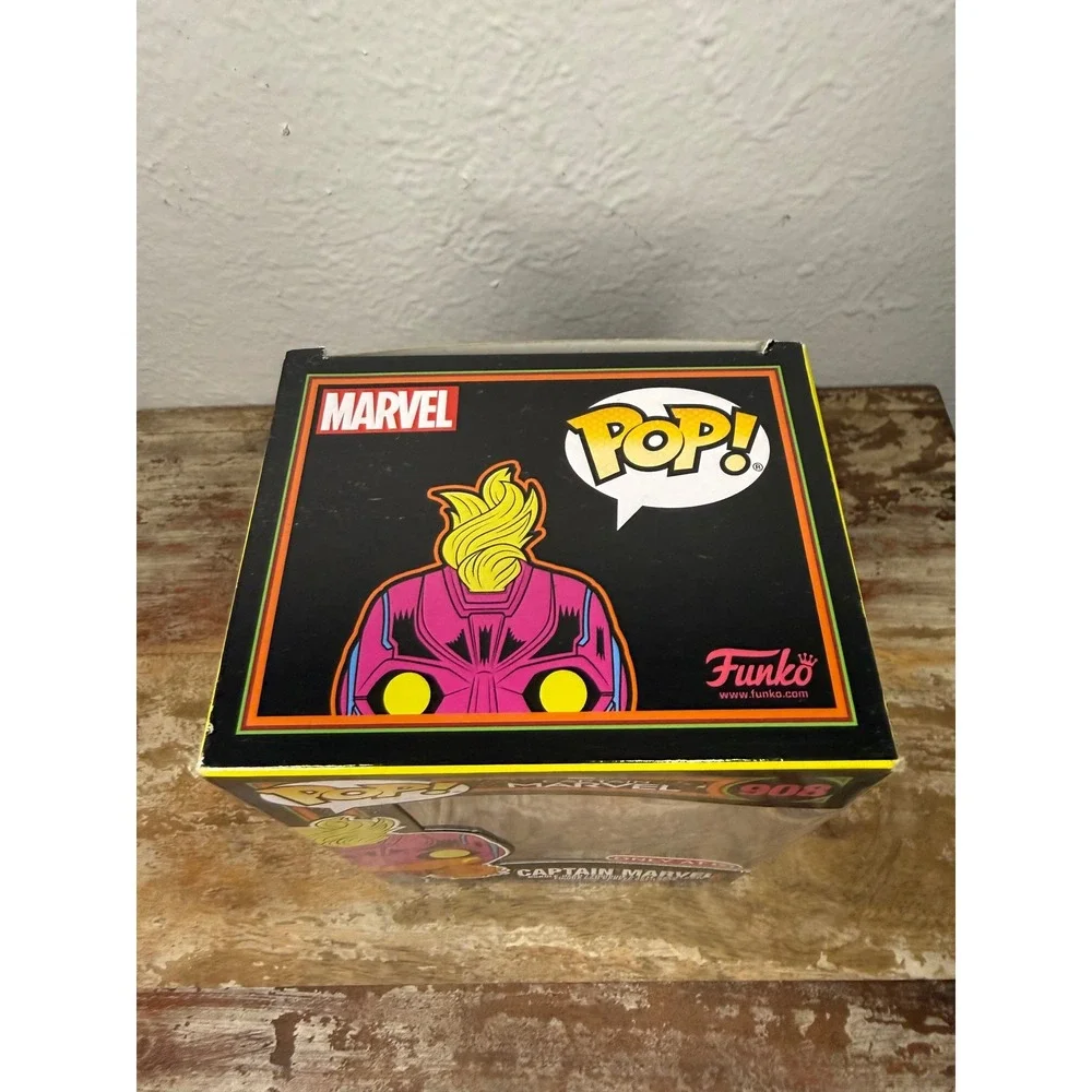 Funko Pop! Marvel‎ Captain Marvel #908 Blacklight Target Exclusive